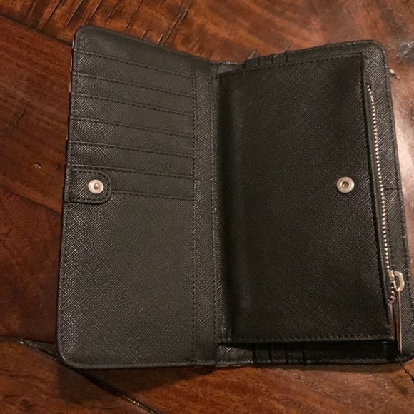 New Disney Loungefly Wallet Princesses 👸🧚🏻‍♀️👑💞 - Picture 6 of 7